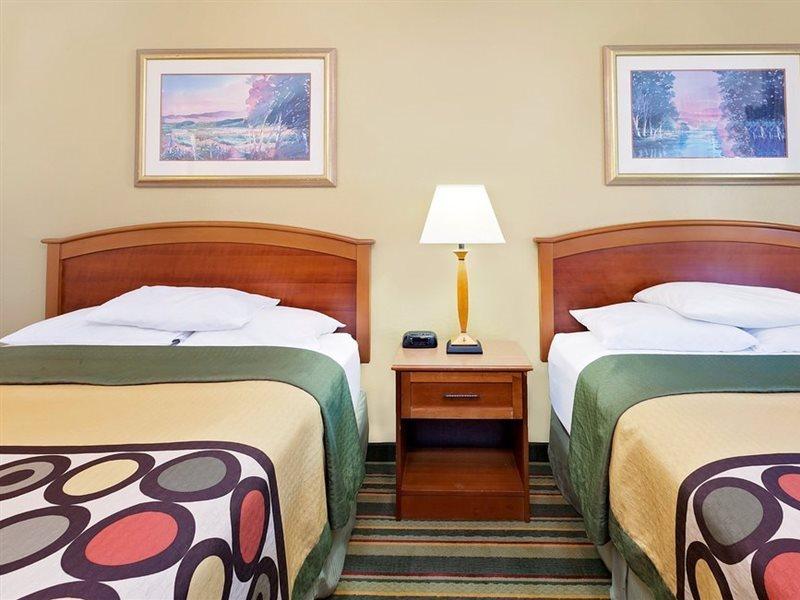 Super 8 By Wyndham Mt. Pleasant Hotel Mount Pleasant Buitenkant foto