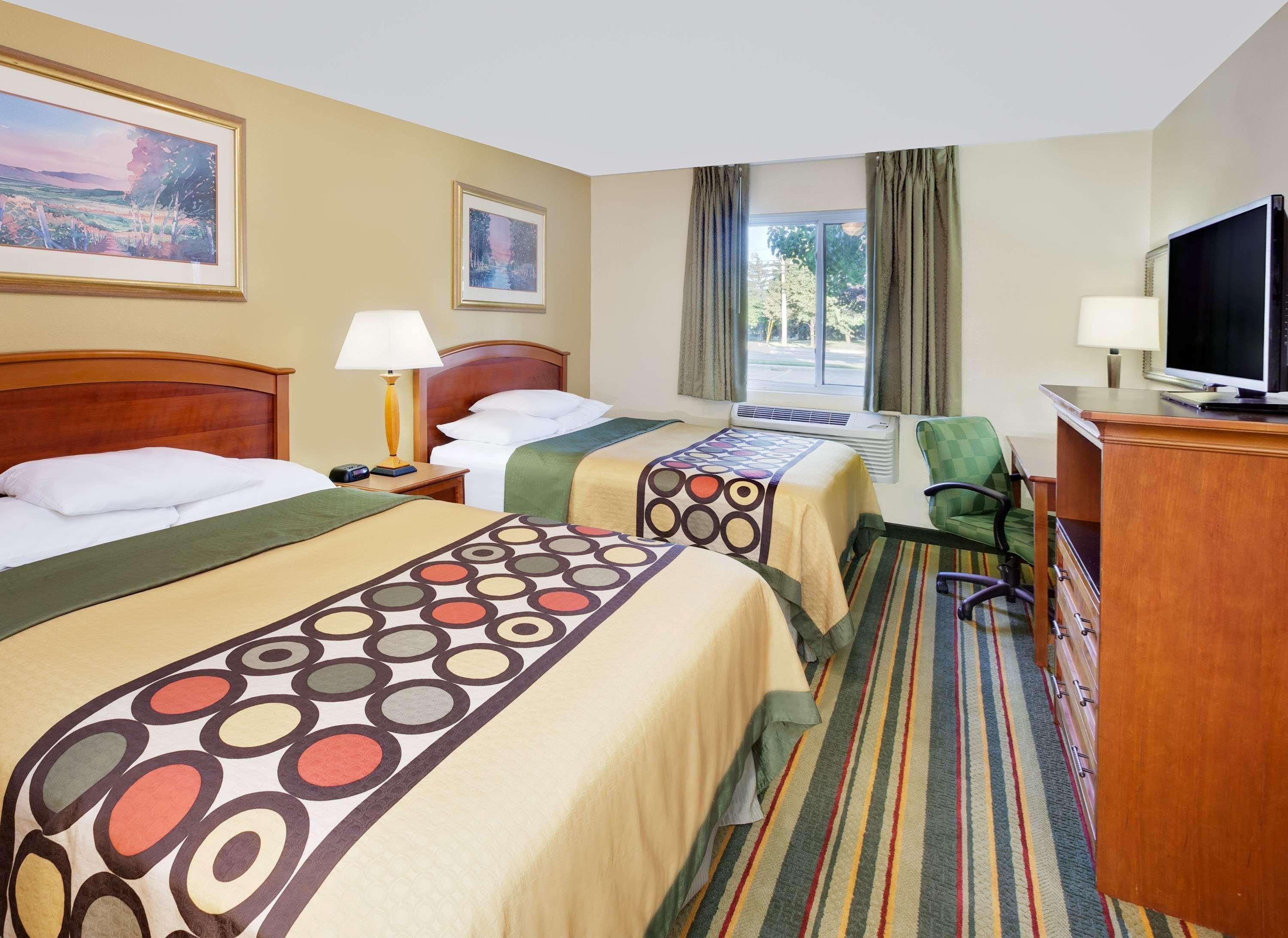 Super 8 By Wyndham Mt. Pleasant Hotel Mount Pleasant Buitenkant foto