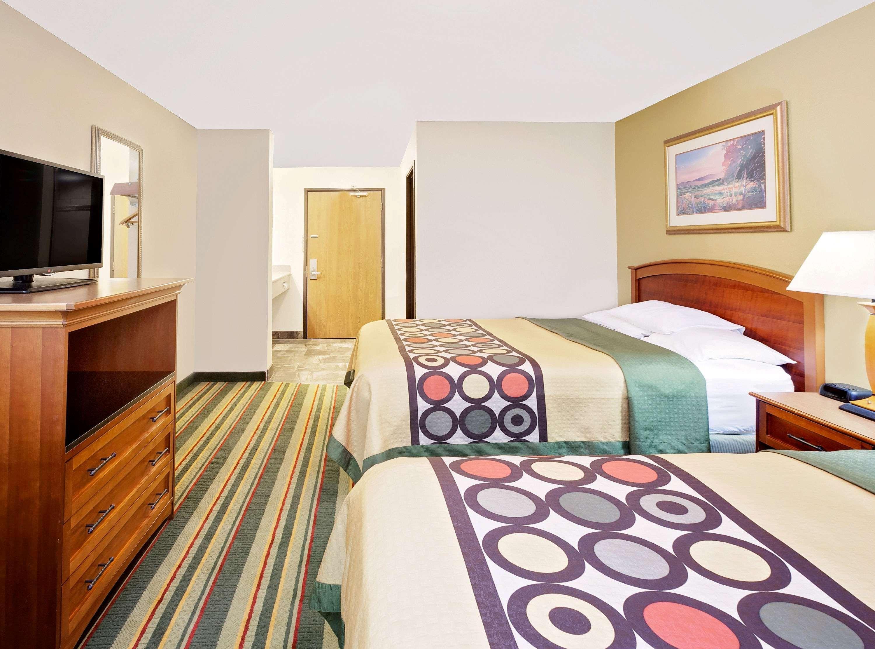 Super 8 By Wyndham Mt. Pleasant Hotel Mount Pleasant Buitenkant foto